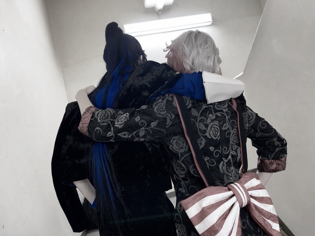kizu_tsubasa's tweet photo. Butlers’ 歌劇『悪魔執事と黒い猫』
～天使が来たりし古の塔編～

大千穐楽無事終幕ご来場ご視聴共にありがとうございました。

主様、あんたと過ごす時間が凄く好きだ、
大切な人の手は絶対に離すんじゃねぇぞ。
俺も、もう二度と離さねぇから。

2年前も同じ事を書きました、今も変わらずこの想いが作品を通して募ります。

宝物を頂いたのはこちらです、ここまで沢山の声援をありがとうございました。

キャストスタッフの皆様そして主様、丸ごと愛しています。

Forever LOVE 2階執事

ボスキ・アリーナス役/木津つばさ

#あくステ
