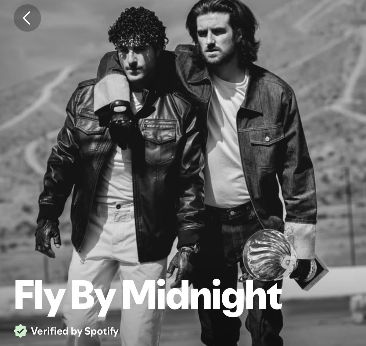 aircoker's tweet photo. 🎧🖤 https://t.co/N6eiAMVrl4
