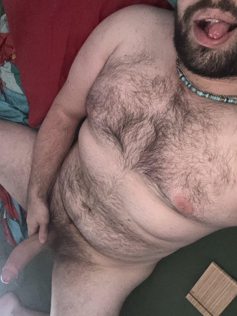 akalaphe's tweet photo. Jeune bear dans sa tanière pour se protéger de clavicule #gayparis #gaybear https://t.co/QWK7ByXSfA