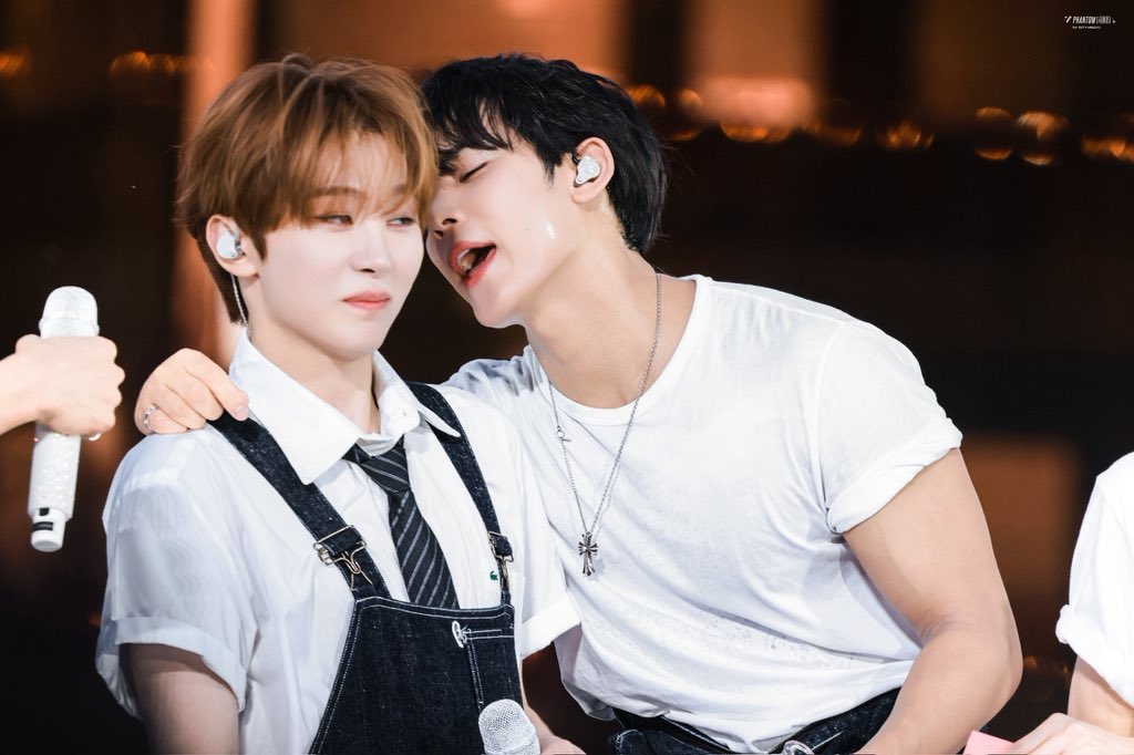 ph970406's tweet photo. 250621 CARATLAND day2

🫳🏻🫳🏻🫳🏻

@pledis_17 
#민규  #MINGYU #세븐틴 #SEVENTEEN https://t.co/A0N8j0DSxV