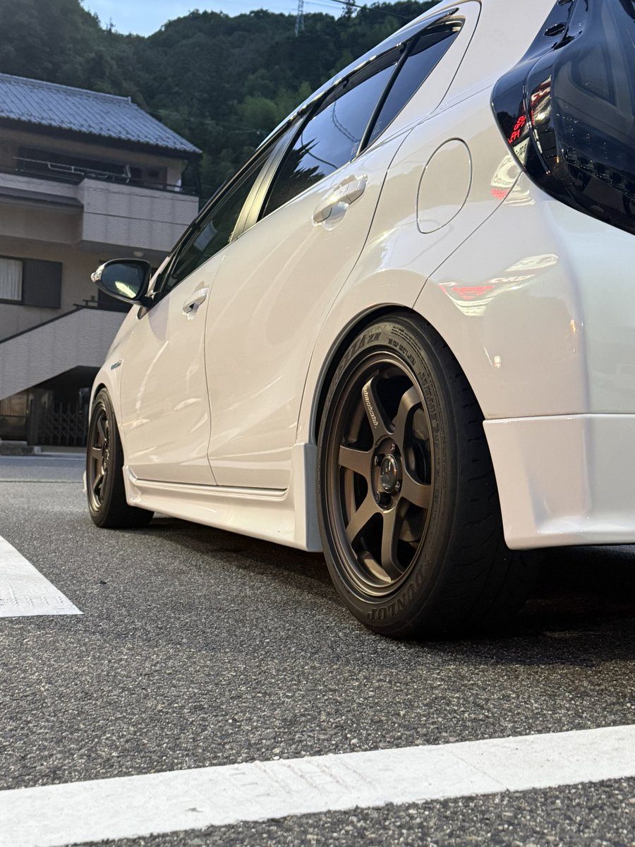 show_vab's tweet photo. テインの車高調って全然下がらん？
あとちょい回したら全下げなんだけど笑 https://t.co/FdEZYbMY0p