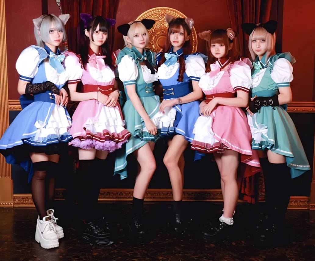 guildla111's tweet photo. 「人間関係で悩みたくない🥺」
そんな子にギルラビが選ばれてます🪄

📅週シフト制✨
💄おしゃれ自由（ネイル💅髪色🎨）
🎓学生OK（18歳〜）
💕女の子同士のトラブル少なめ
🛡️安全でクリーンな環境
📩DM待ってます
#歌舞伎町バイト https://t.co/3CkJQDH35e