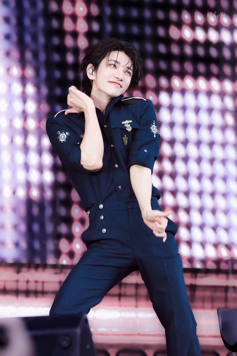 Bigteeth1230's tweet photo. 260621 CARATLAND D2
໒꒰ྀི∩˃ ᵕ ˂∩꒱ྀི১
#조슈아 #JOSHUA #세븐틴 #SEVENTEEN #ジョシュア https://t.co/T6JlHkp3be