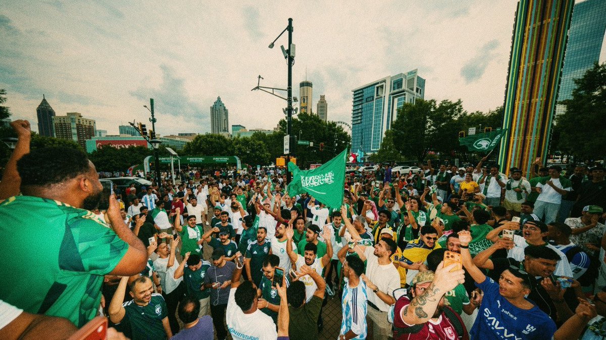 ii502x_'s tweet photo. الله يجعله يوم فرح وسعاده 💚💚 https://t.co/OMdvoyFeTL