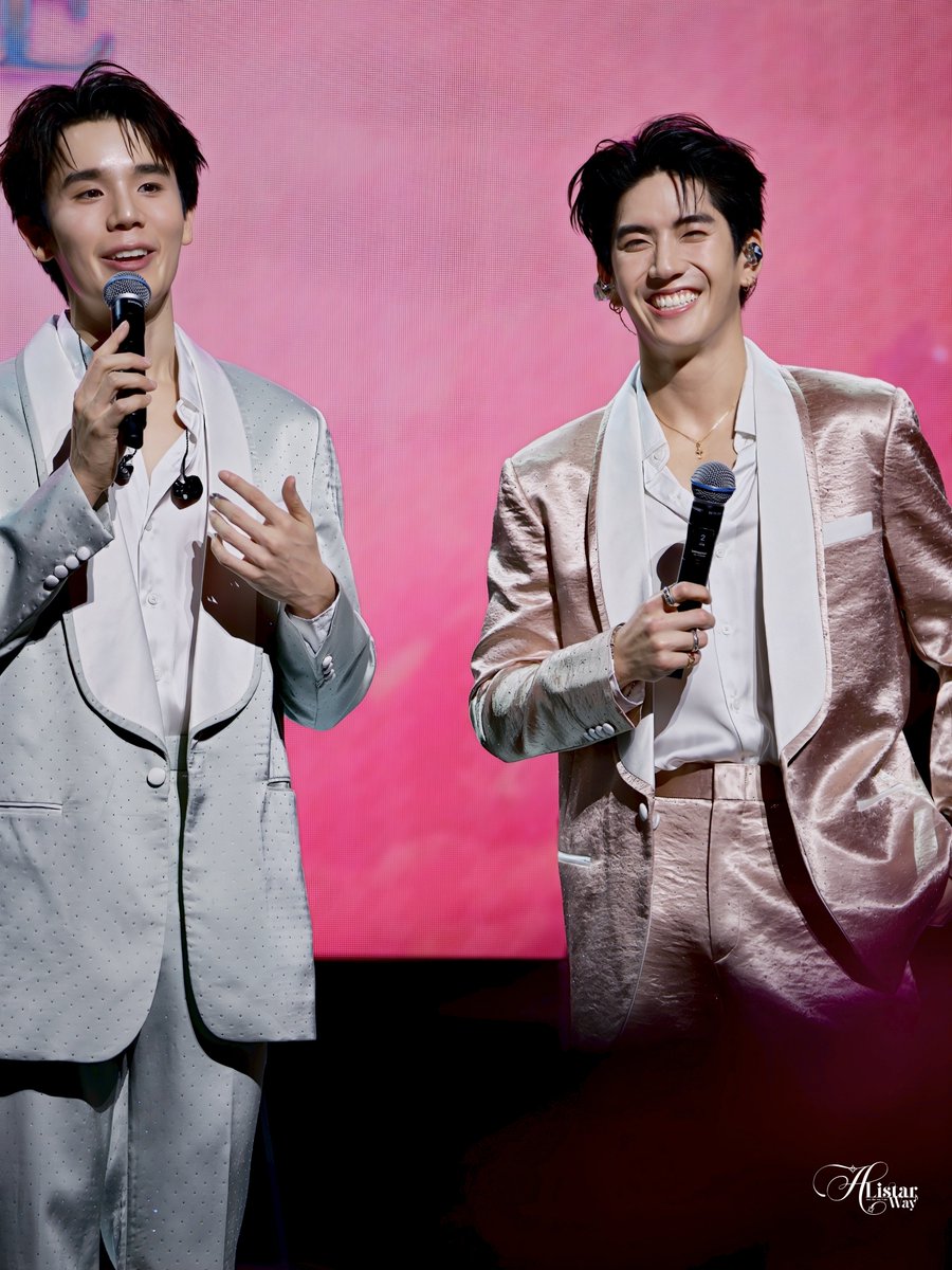 Alistarway's tweet photo. มองพี่เค้าไปยิ้มไปหัวเราะไปเป็นเอ็นดู 

TOGETHER IN JS DREAMS

#JimmySeaDreamScapeInSG https://t.co/67kwsu90Qn