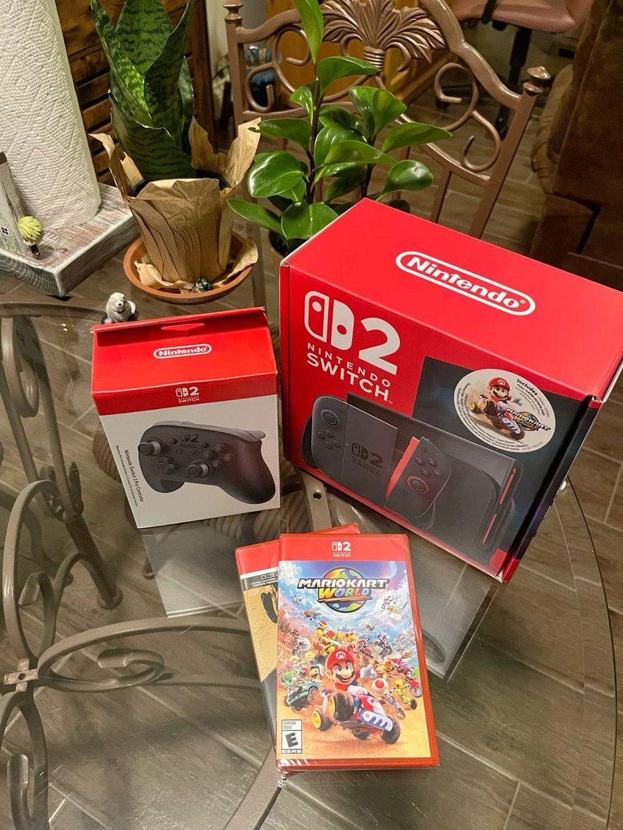 jjokkovmi's tweet photo. the best papa to our children, and the one and only husband for me 🫶🏻 i love you so much, my nyangie love!!!

i got u the switch 2 and i promise u will win our first vs game :D https://t.co/ruueSIgFax