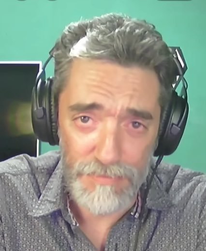 InsomniaBoy64's tweet photo. Mirate Doctor Who. "Si no pero a mi los británico no, soy más de lo yanki". Mira vamos a hacer así vos te vas a ver Series 1, no es una decisión tuya es mía, el whovian acá soy yo, si no te gusta vos no venís nunca mas, ahora mira que está Series 2 con 10th, te espero en 15 días. https://t.co/gXFSzIq820