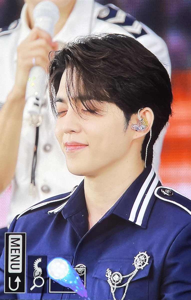 Amor_Scoups's tweet photo. 260621 캐럿랜드

😘

#세븐틴 #SEVENTEEN
#에스쿱스 #승철 #SCOUPS #승철아 https://t.co/aJSyZCD7zv
