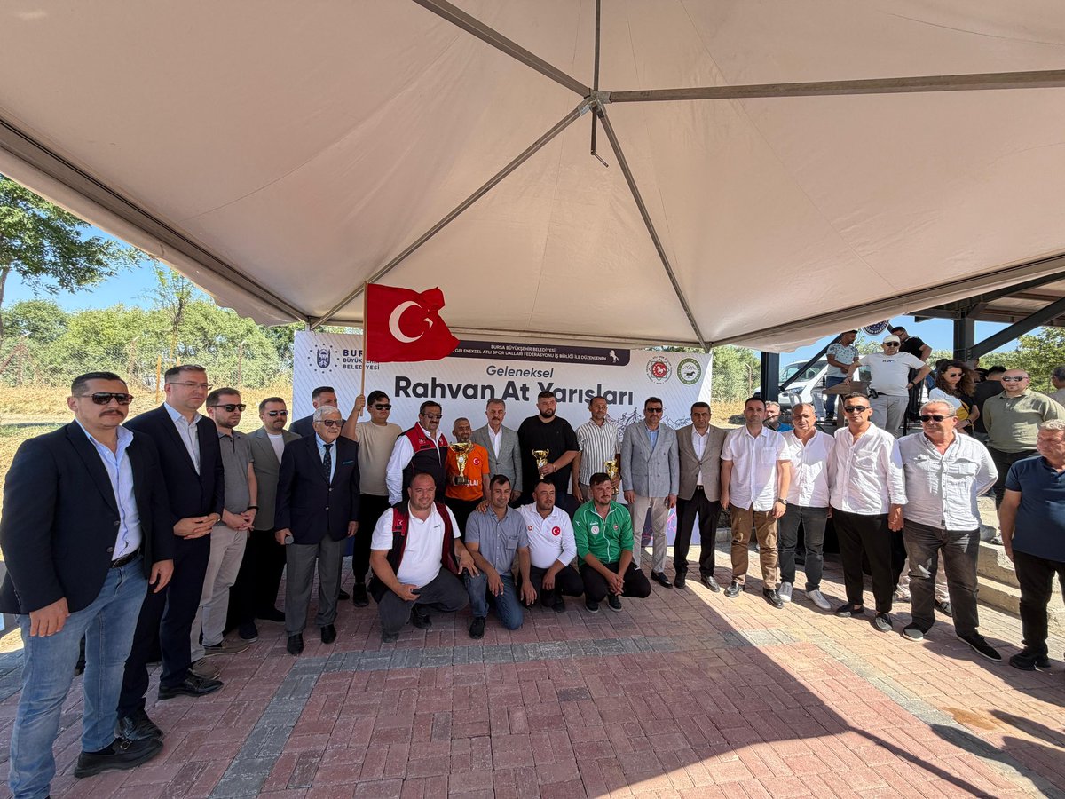 buyukataman's tweet photo. Bursa Büyükşehir Belediyesi ve Türkiye Geleneksel Atlı Spor Dalları Federasyonu iş birliği ile Ürünlü Atlı Spor Kulübünde düzenlenen Rahvan At Yarışlarına katıldık.

Tarihimizin ve kültürel mirasımızın önemli motiflerinden olan Ata sporumuz Rahvan Atçılığının yaşatılmasına katkı sağlayan bu güzel organizasyonda emeği geçenlere teşekkür ediyorum.