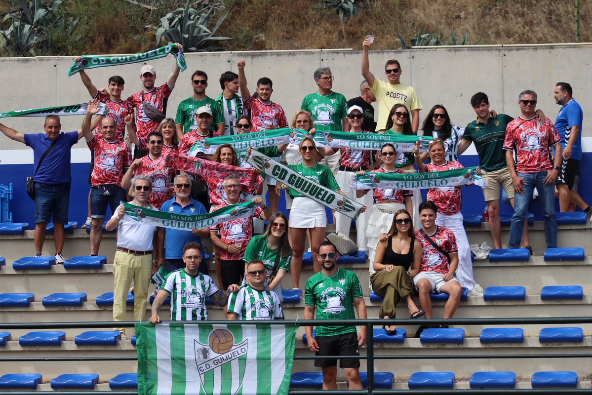 clubdepguijuelo's tweet photo. 𝐃𝐮𝐞𝐥𝐞 𝐲 𝐦𝐮𝐜𝐡𝐨.

Porque cuando llegas tan lejos, cuando estás tan cerca y cuando lo das todo, quedarse a las puertas duele.

Pero si algo nos ha enseñado este camino es que volveremos a levantarnos. Lo intentaremos otra vez. Y volveremos a luchar por ello.

Gracias a todos los que habéis estado a nuestro lado durante toda la temporada y, especialmente, a los que hoy habéis recorrido kilómetros para acompañarnos hasta el final.

Este no era el final que soñábamos, pero sí el camino que hemos recorrido juntos.

Gracias, afición. 💚