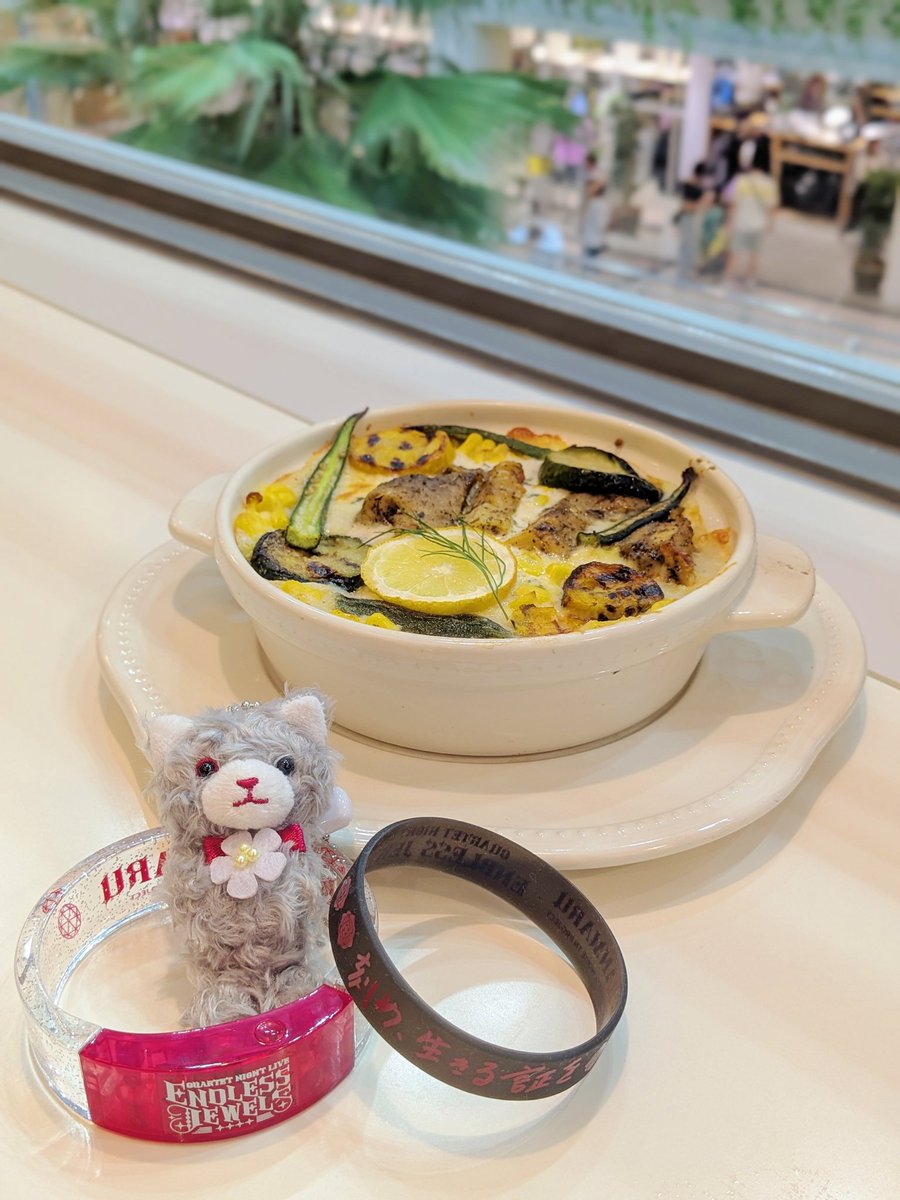 ren_oy's tweet photo. ⟡.·*.𝐐𝐔𝐀𝐑𝐓𝐄𝐓 𝐍𝐈𝐆𝐇𝐓 𝐋𝐈𝐕𝐄
𝐄𝐍𝐃𝐋𝐄𝐒𝐒 𝐉𝐄𝐖𝐄𝐋𝐒*·.✧

最初からエンジン全開のパフォーマンスで、終始圧倒されっぱなしだった！

QUARTET NIGHTと、森久保さん、鈴木さん、蒼井さん、前野さんに最大限のありがとうを……💚❤️💜🩵

#TNライブ https://t.co/O3qSfp0ROE