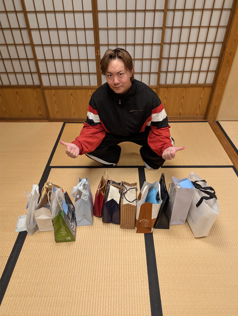 fatcat1109's tweet photo. 周年祭志事、ご来場いただきありがとうございました。
自分を追い込む構成で限界のその先が見えました。
見届けてくれてありがとう。
健太郎ワールド全開なのは写真で伝わるはず。スパイスをありがとう。
まだまだ仕事盛🔥
一緒に歩んでいこうね。
会えて良かった！！
楽しかったが聞けて良かった☺️ https://t.co/Bc8SfKQsLL
