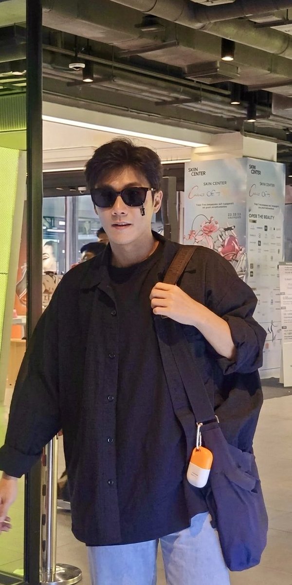 happy_me19822's tweet photo. แว๊ปแรกพี่ติ๊ก!!!
แว๊ปที่สองอ้าวว #พี่จอง 🩷🩷
พซต.แว่นตาไม่ต้องจ้างใครแล้วค่ะ
#พี่จอง นี่แหละเพอร์เฟค

Cr. คุณRK2398. https://t.co/FAtUg4TOy3