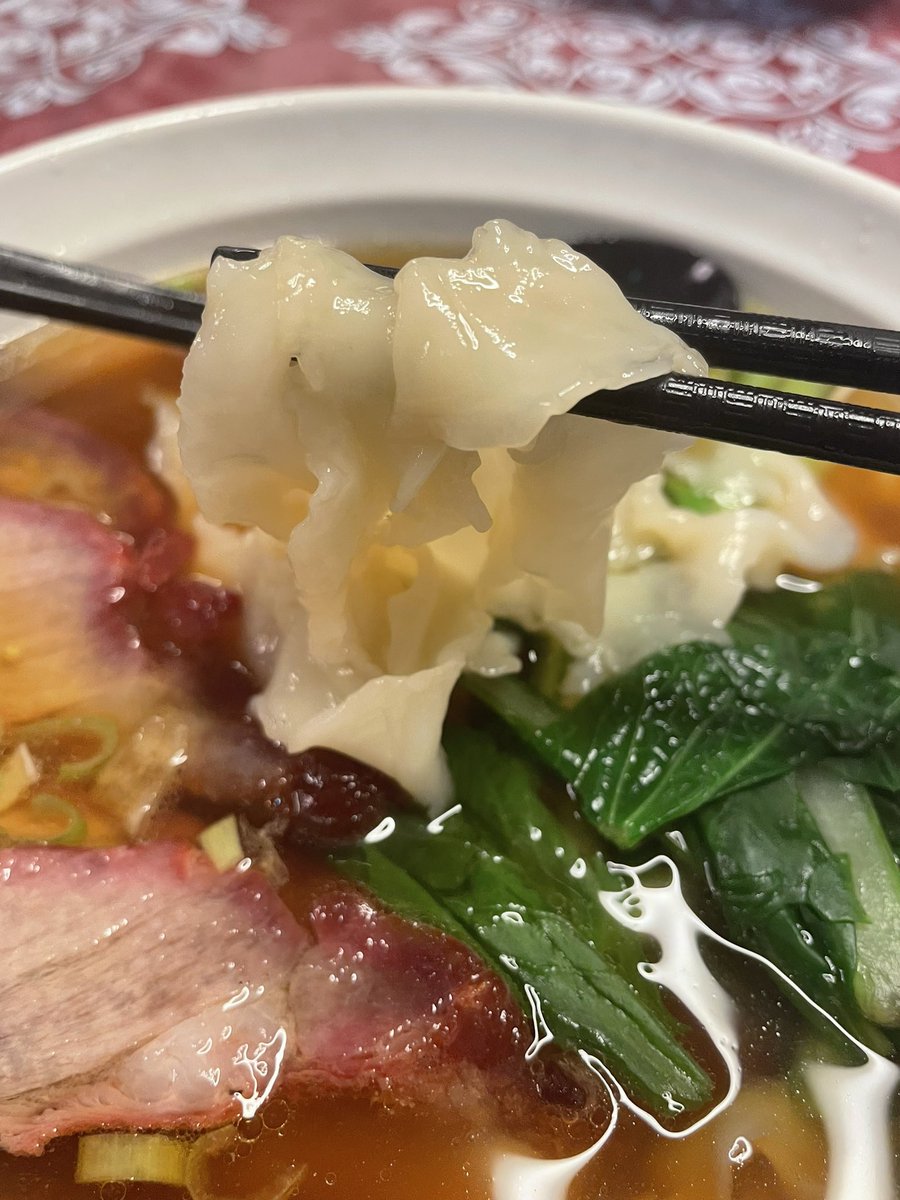 SKACORP0501's tweet photo. #中華料理壱龍釜(横浜)

チャーシュー刀削麺♬
優しいスープ、そして不揃いの麺、最高⤴︎⤴︎⤴︎
ご馳走様でした😋 https://t.co/IGQRt4OnwM