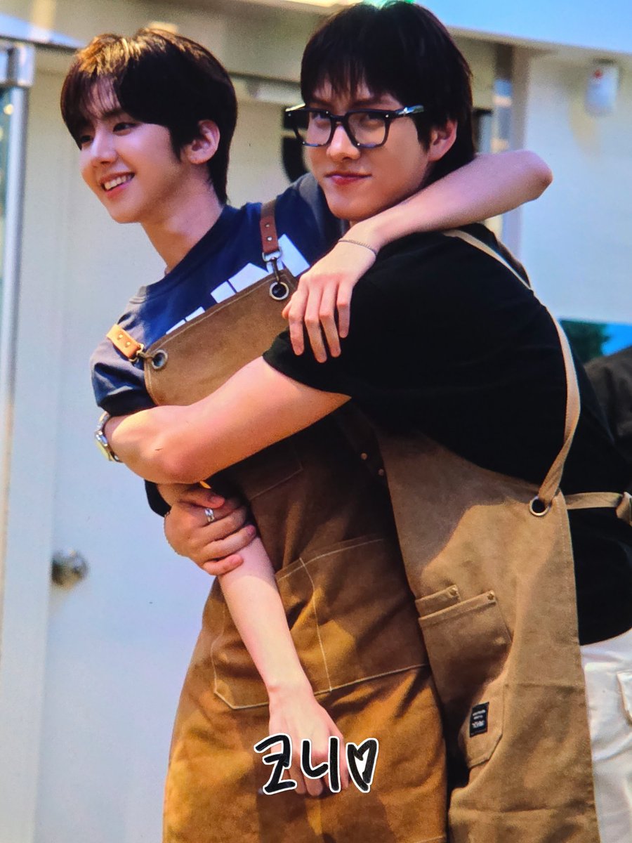coniee0419's tweet photo. 260621 비트로드

안는 건 가능 뽀뽀는 불가능

#82MAJOR #에이티투메이저 #에투메
#남성모 #성모 #NAMSEONGMO #SEONGMO
#조성일 #성일 #CHOSEONGIL #SEONGIL https://t.co/p1H8nlOjGH