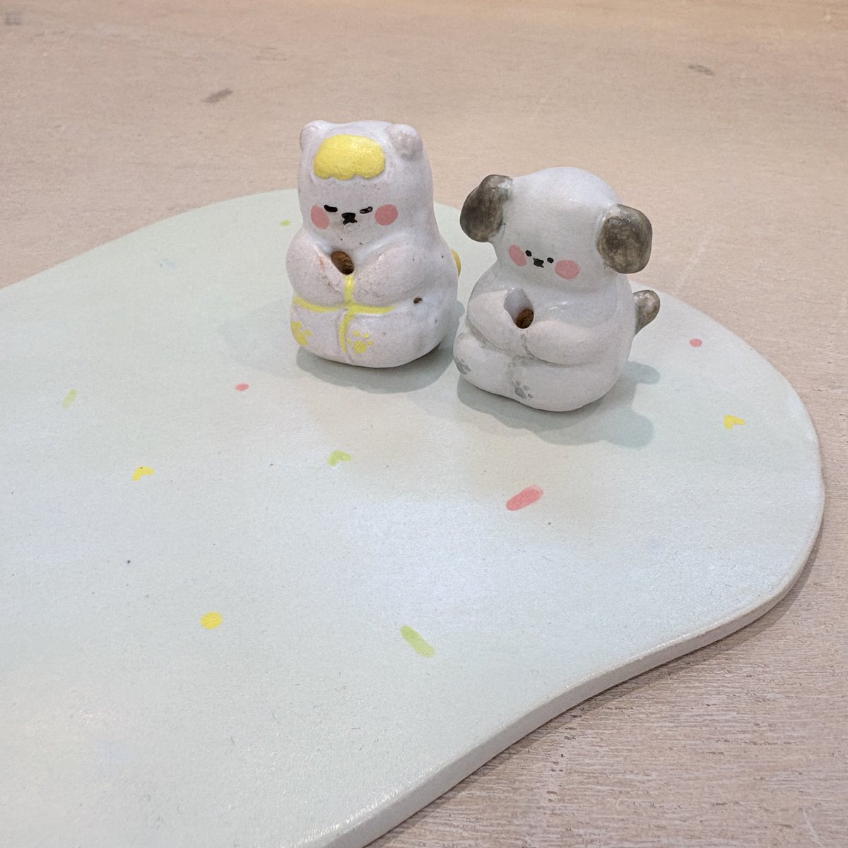 yuzu_studio's tweet photo. 最近作った陶芸作品💕
Xにも載せとく！
まだまだ練習しないとだけどなんか可愛い笑笑 https://t.co/nrrtVFpWfu