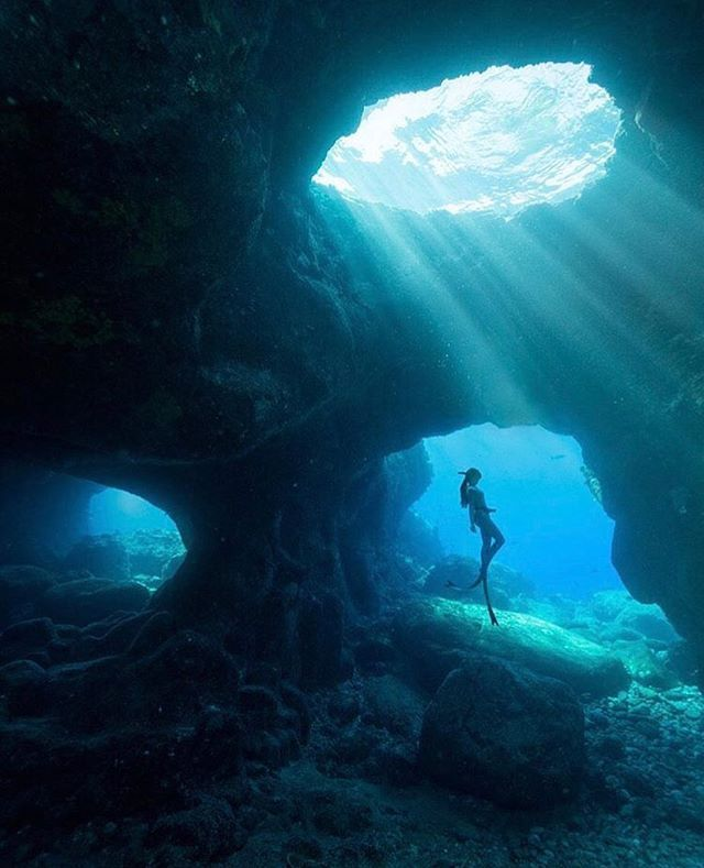 reminiscinbby's tweet photo. underwater caves https://t.co/f2XKoo8YKX