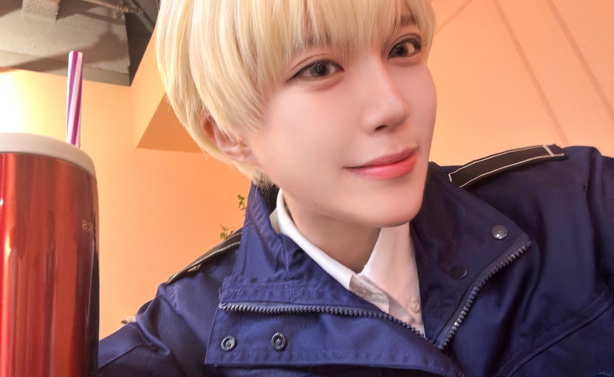 sohyulcos's tweet photo. 서류 정리? 자신 있지. PPT? 껌이지.
(자신이 아직 백호 팀 일거라 믿고 있던 누군가.)

박문대 @sohyulcos https://t.co/XaDdG2fA58