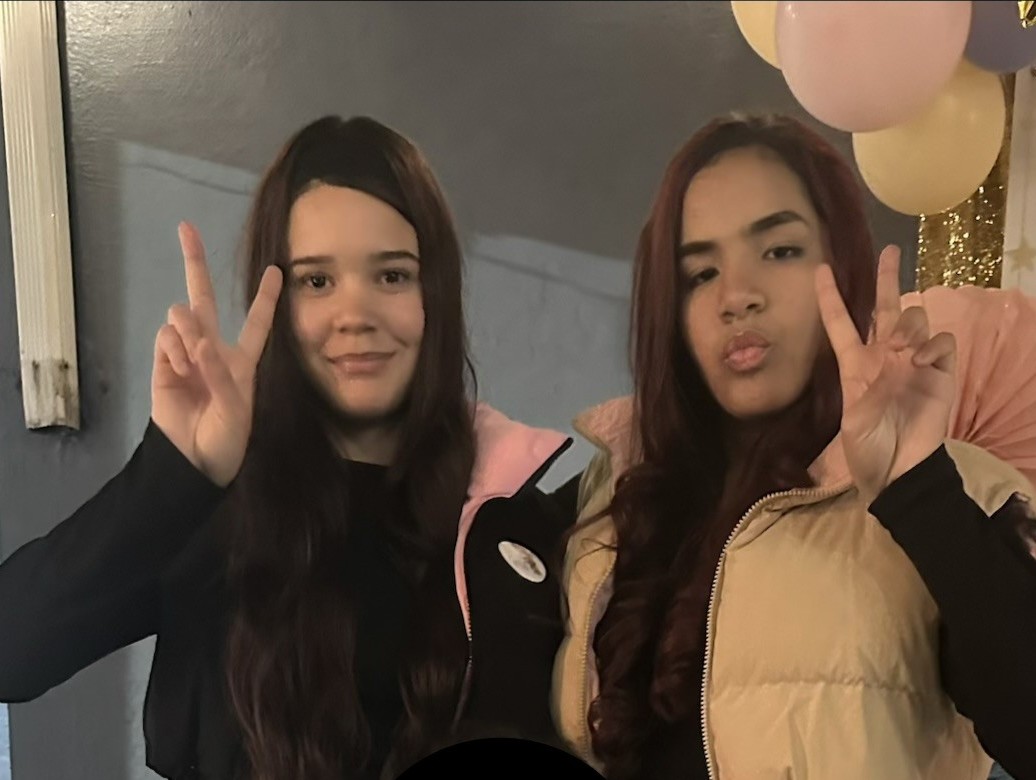 BaltCoPolice's tweet photo. #Missing Daniela Urena 15 year old 5’3” 120lbs and Flor Del Viller 15 year old 5’4” 130lbs were last seen at their residence 2200 block of Coralthorn Rd in Middle River at 3:00am They were both last seen wearing pink Hello Kitty pajamas. If located contact 911 or 410 887 0220 https://t.co/qKewbJ9Weq