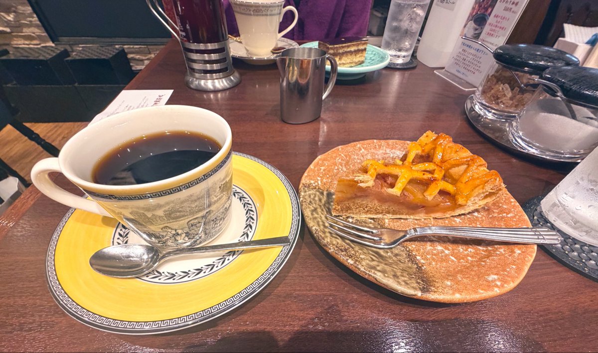 HRM_san0's tweet photo. ダルさんとおデート♡
代行していただいたANITEEZ🥹ぎゃんかわ←
交換もしていただいてほんとーーーーに
感謝です😭♡
いっぱいお話出来て時間があっという間に過ぎてった🥺

ライティニも無事届いて本当にHappyな1日でした(*´ω｀*)

(つながるチャーム写し忘れてる←) https://t.co/OmG182Wblr