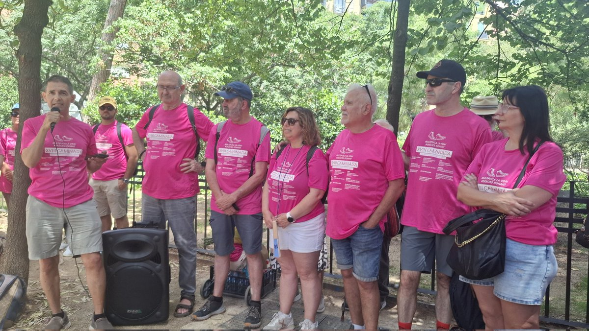 dialisis_p's tweet photo. Hoy se ha celebrado la caminata en agradecimiento a los donantes; trasplantados de riñón, corazón, pulmón, higado y páncreas juntos dando las GRACIAS a nuestros donantes. 
@aderfoundation @AlcerBCN @Associacio_Aire @ATHCAT @ClubCremallera #ocatt  @torreandfriends #graciasdonantes https://t.co/X1D4SP6Z6h