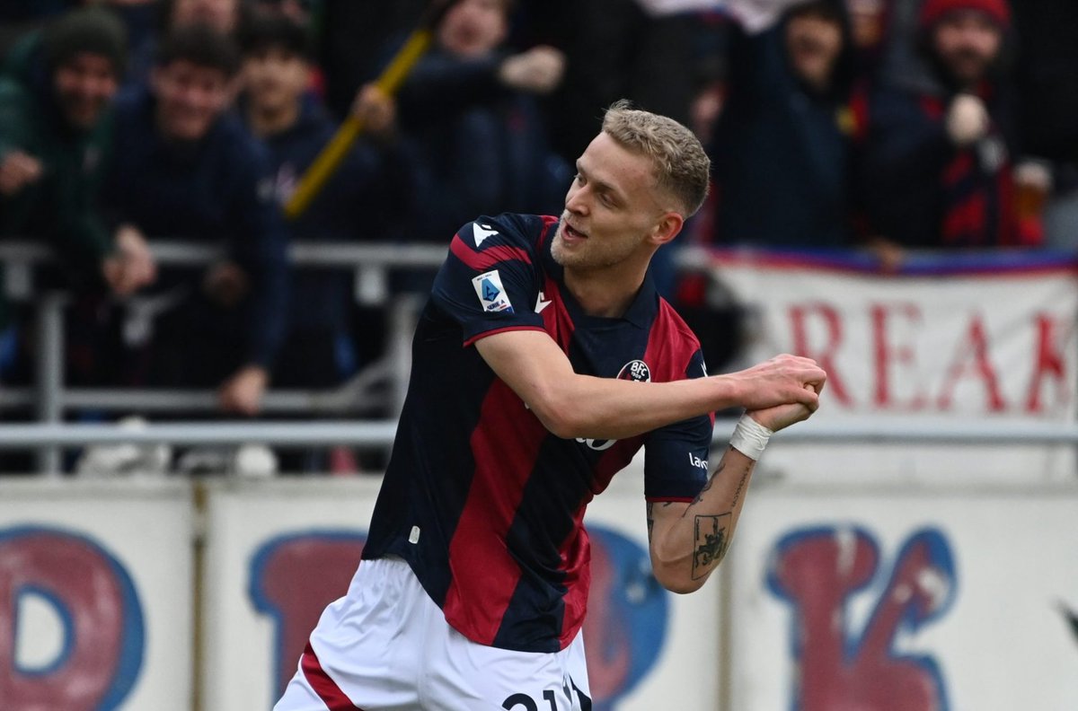PietroCeleste01's tweet photo. 🚨Jens #Odgaard figura tra i possibili partenti in casa #Bologna, nonostante un contratto fino al 2029. I felsinei lo valutano almeno 12 milioni di euro. Al momento non è previsto un prestito, intanto sia il #Torino che la #Lazio stanno monitorando la situazione.
#Bolognafc https://t.co/gkHhq9azFO