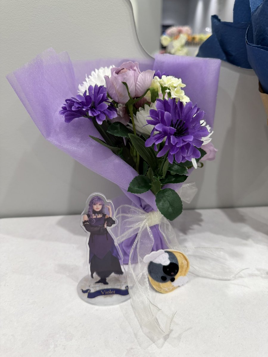 0_zu_0's tweet photo. 今日はフリラ後にるーちゃんとアフヌンしてきたよ🌕

　　　『君に花を、空に魔法を』 https://t.co/90CneDhMXr