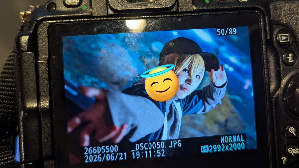 coskuya's tweet photo. おそくほ
今日は #しながわ水族館 でスガワラじゅと🐰さんに自探索者を撮ってもらいました！
外クソ暑だったのと靴が両足ご臨終しましたが、きれいな写真たくさん撮れて満足(っ`ᵕ´c)

4枚目は待機中にいただいたもの（推しの概念を添えて）
#麗yers https://t.co/JqDgRp4efD