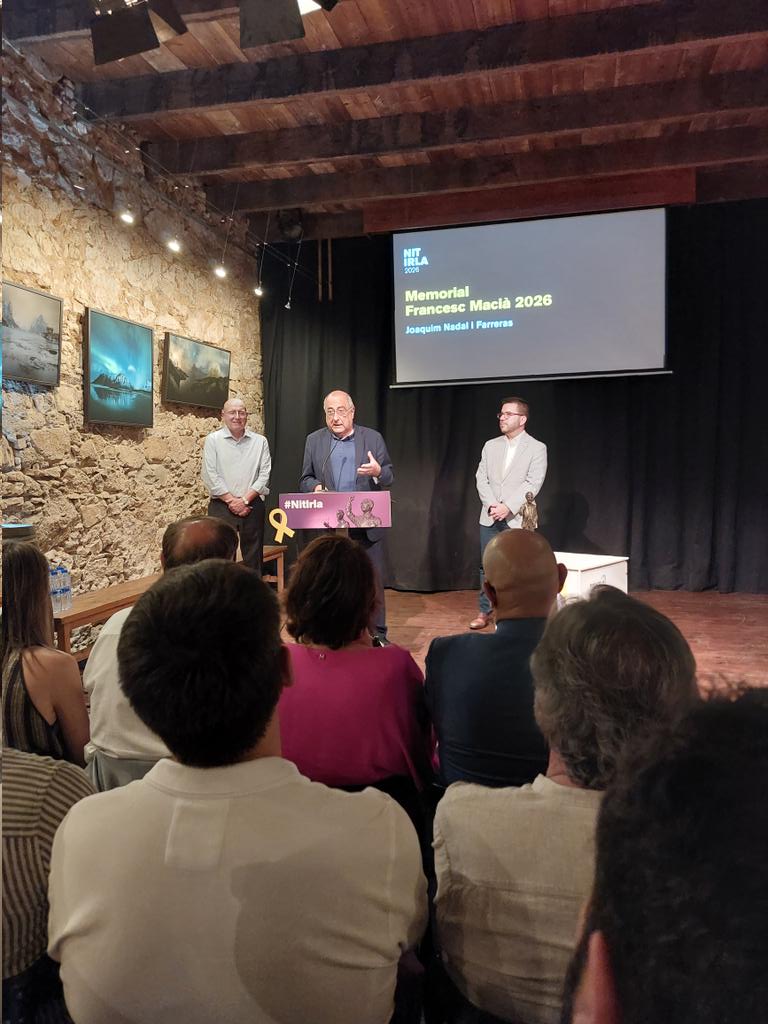 PauVilassar's tweet photo. Una #NirIrla2026 especial, a la Casa Irla, en commemoració dels 150è aniversari del president exiliat. Premi d'assaig sobre el rendisme i l'habitatge del @Mboschm, reconeixement a @quimnadal, @LaBressola, Marta Pujol i Associació Dones de la Mar. https://t.co/Jujmvw9Jpf