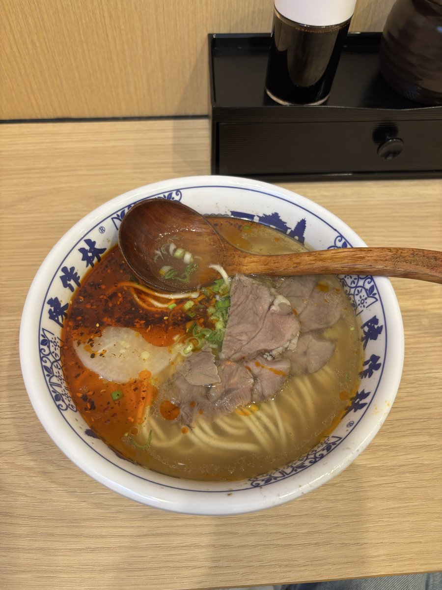 sumomo1122334's tweet photo. 美味しかったです！ 牛肉麺で替え玉無料は初めて見た。これは人気が出そう！ https://t.co/KdIm886pym