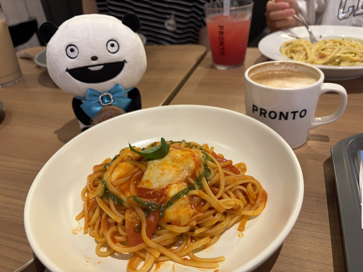 bookcafe440's tweet photo. ウェルカムなごや🐼＆🐨
#にしむらゆうじ #スタジオUG #ごきげんぱんだ https://t.co/FNVQAIGx8k