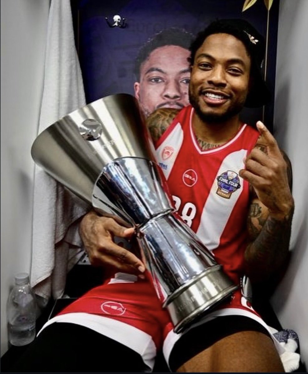 papapap94's tweet photo. Εσύ τον έδιωξες απ' την Παρτιζάν εσύ θα τον διωξεις και απ' τον Παναθηναϊκό...
#OlympiacosBC https://t.co/nXrlimlDgb
