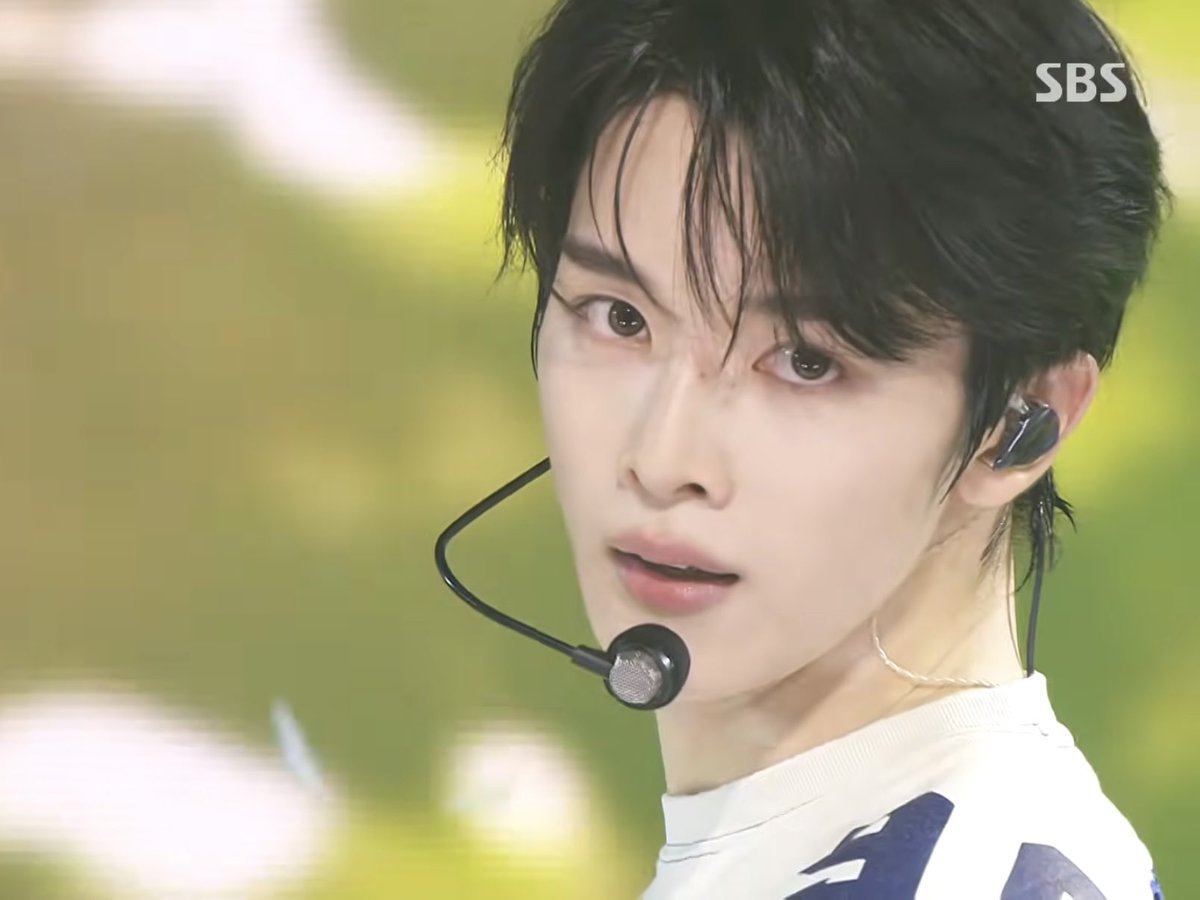angsctti's tweet photo. 여자들한테 예쁜 모습 보여주겠다고 다이어트한 남자의 컴백 1주차 비주얼은 정말 아름답다 https://t.co/qAF96oUs7M