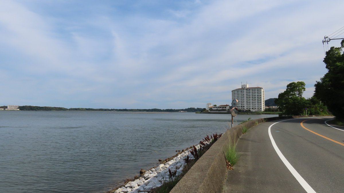 nagara_92's tweet photo. 今日は【猪鼻湖】

1～4枚目：国道301号・三ヶ日町鵺代(ぬえしろ) https://t.co/cfQWbDbuwK