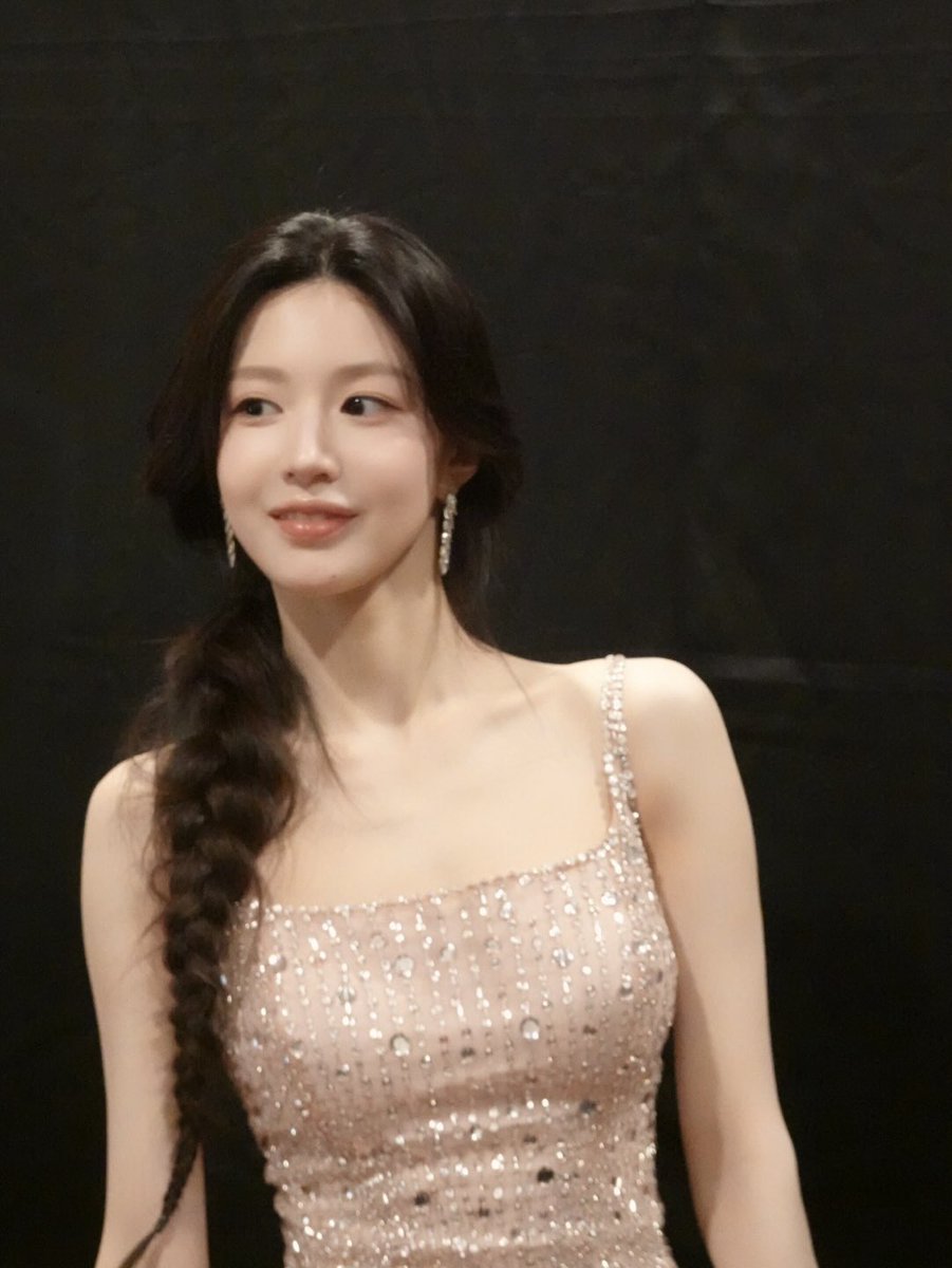 gyjglobal's tweet photo. 210626 #GoYounjung Instagram update 
"🍑🩷💟🧡"

#고윤정 https://t.co/HBbh2gbdmu