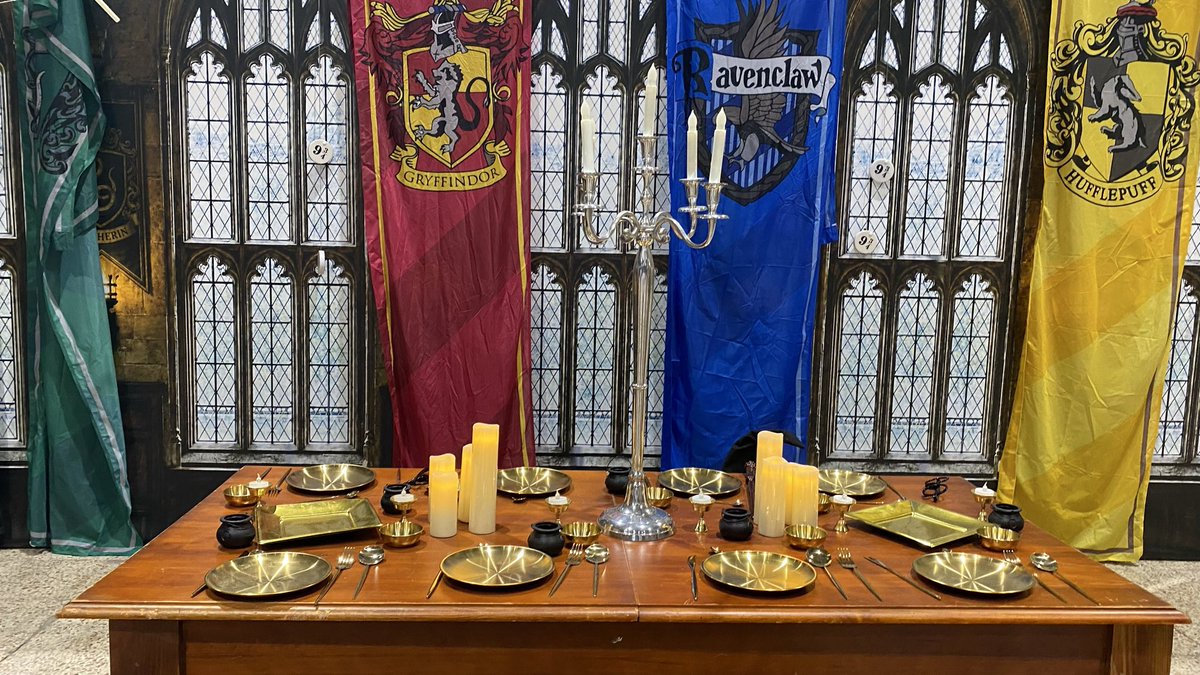 Mangafest's tweet photo. 🪄 La magia también está muy viva en #Mangafest Summer Edition
La zona de Harry Potter está enamorando a muchísima gente
⚡ Si todavía no te has acercado, aún estás a tiempo de vivirla https://t.co/1pELaJlbgd