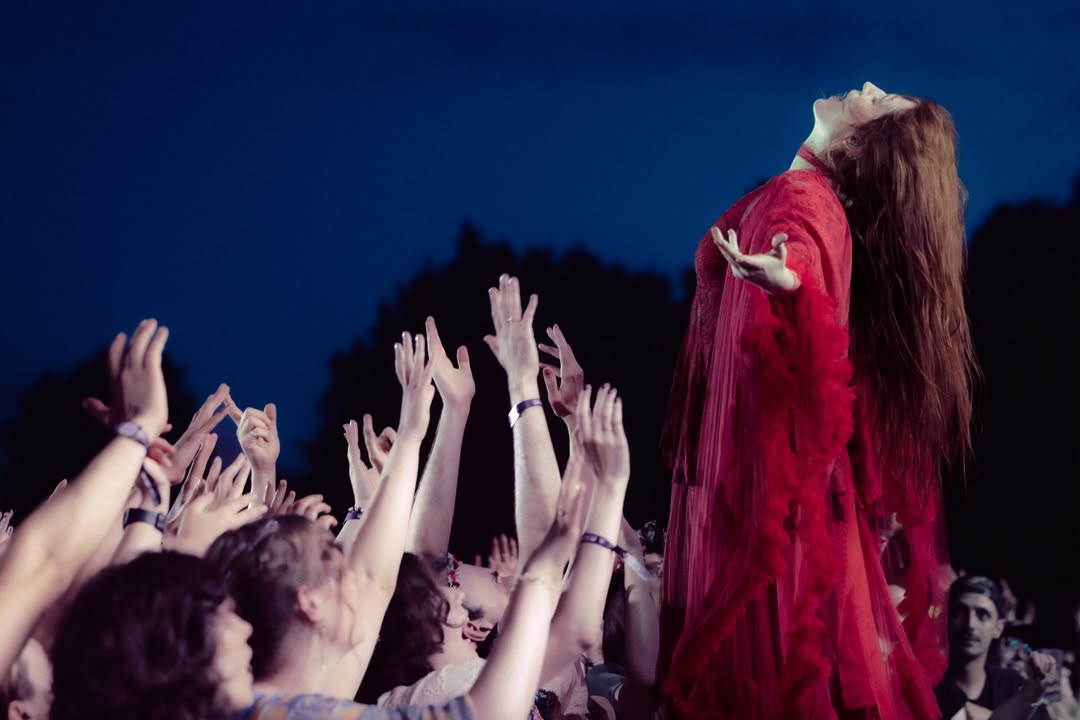 welcharchive's tweet photo. florence welch performing at the hurricane festival in scheeßel, germany. photographed by harriet bols. https://t.co/Rn4AThUvu5
