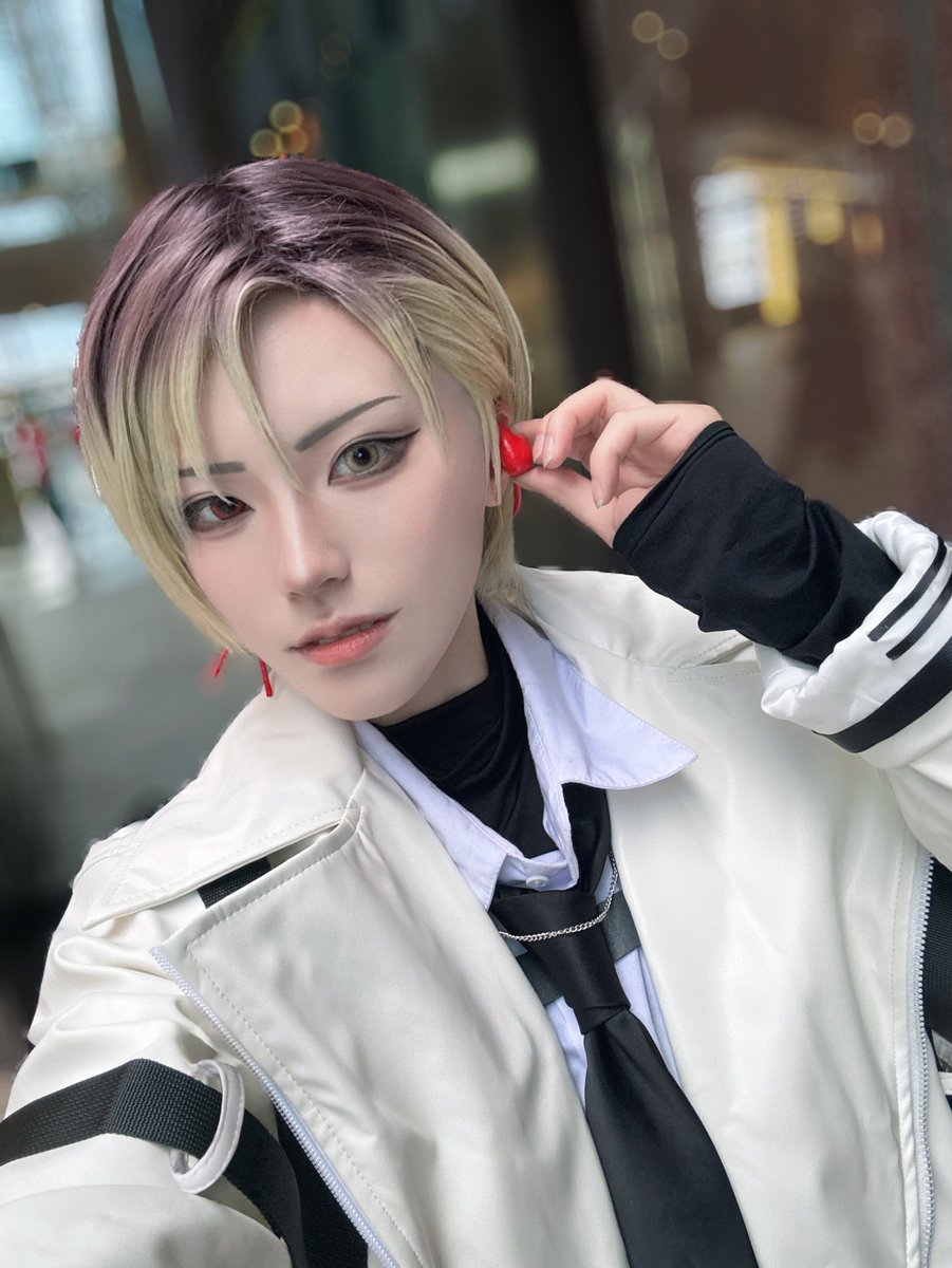 hiro_s214's tweet photo. 2日目キンプリ展衣装の使者併せでした⟡.·
そりさんのルヰくん衣装もお顔も綺麗で眼福だった…ᥫᩣ  ̖́-
暑い中お疲れ様でした🙂‍↕️⟡.·
#アコスタ梅田茶屋町 https://t.co/wzcPIPGDoK