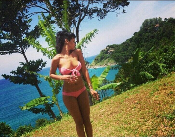reininavy's tweet photo. rihanna on vacation in thailand, 2013. https://t.co/Cr16Y6sqC6