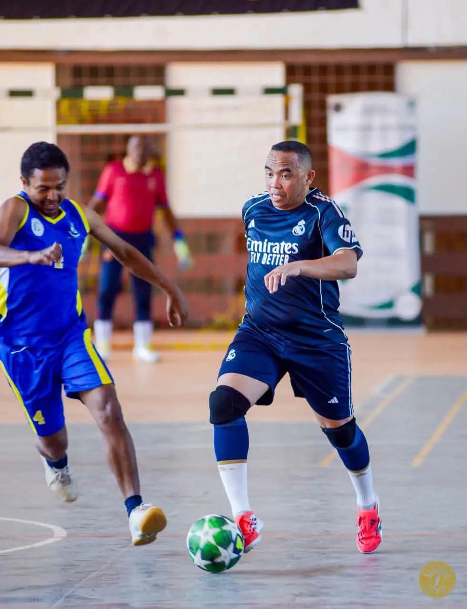 EmilyLoude's tweet photo. Participation à l’ouverture des jeux amicaux organisés dans le cadre du 65ᵉ anniversaire de l’Université d’Antananarivo. Un bel esprit de convivialité, de partage et de fair-play entre les équipes. ⚽🏀
#Antananarivo #Madagascar #Sport https://t.co/e1tAkpqqPE
