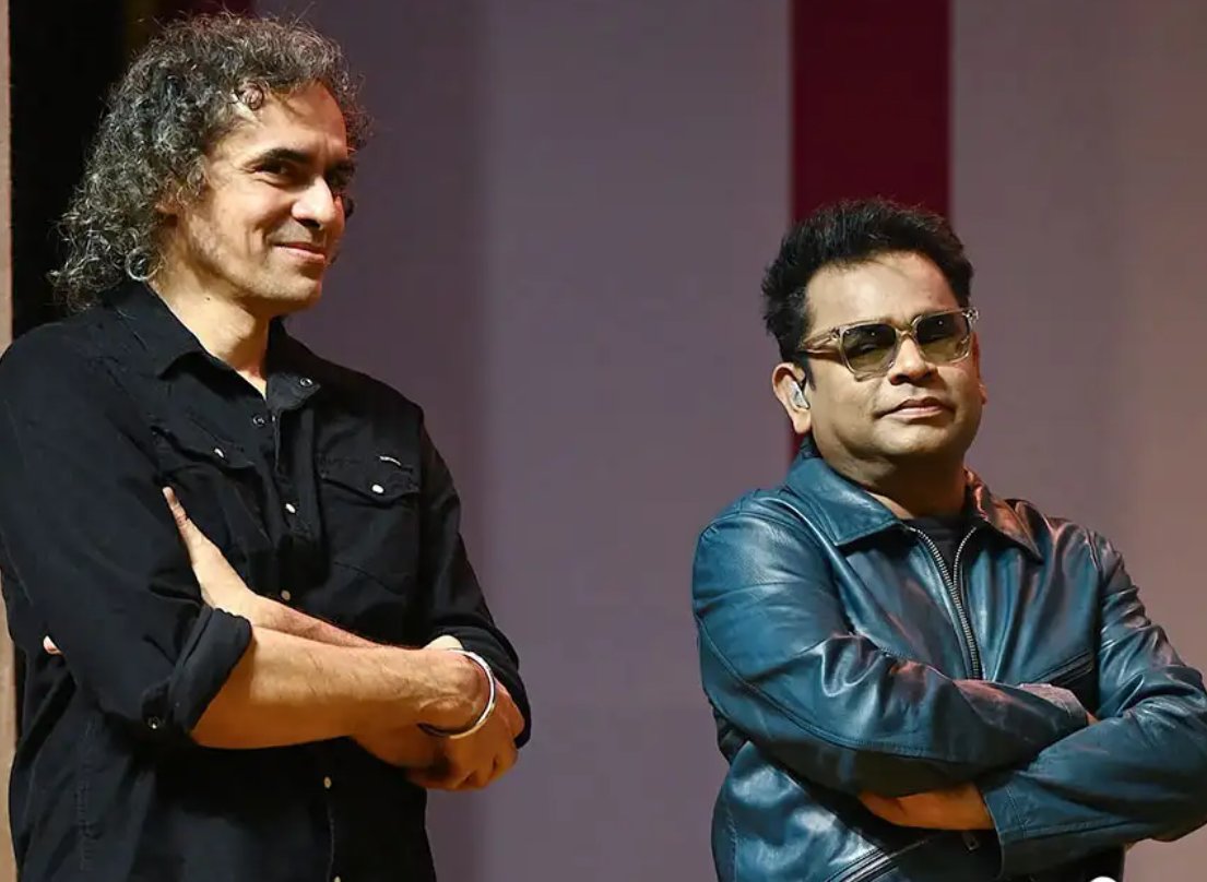 filmyfundaguy's tweet photo. Incredibly happy for these two gentlemen! #MainVaapasAaunga https://t.co/Hb3CbnUQk0