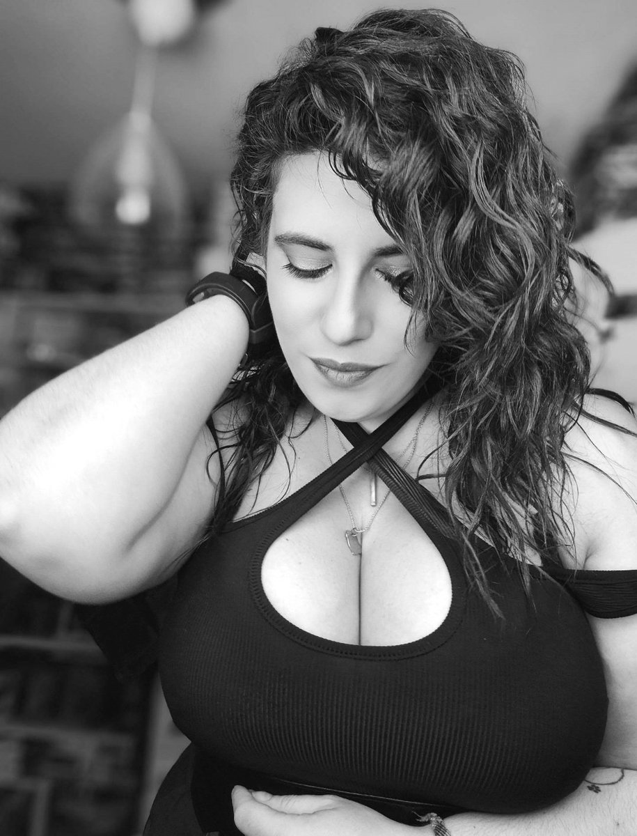 ISolMar91's tweet photo. La mujer que he sido, soy y seré 

#NuevaFotoDePerfil https://t.co/JvOdspHi7L