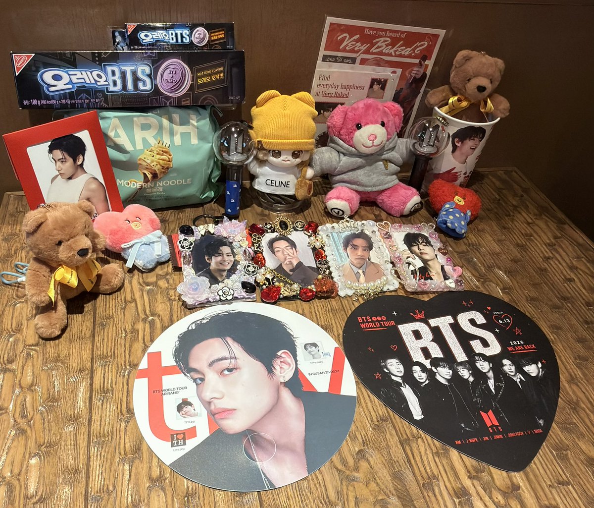 ffh4112's tweet photo. オレオBTSにARIHに沢山ありがと😭本日の〆はジュノマグ🐧で☕️とピンス🍧 https://t.co/bR1U1Bkgdf