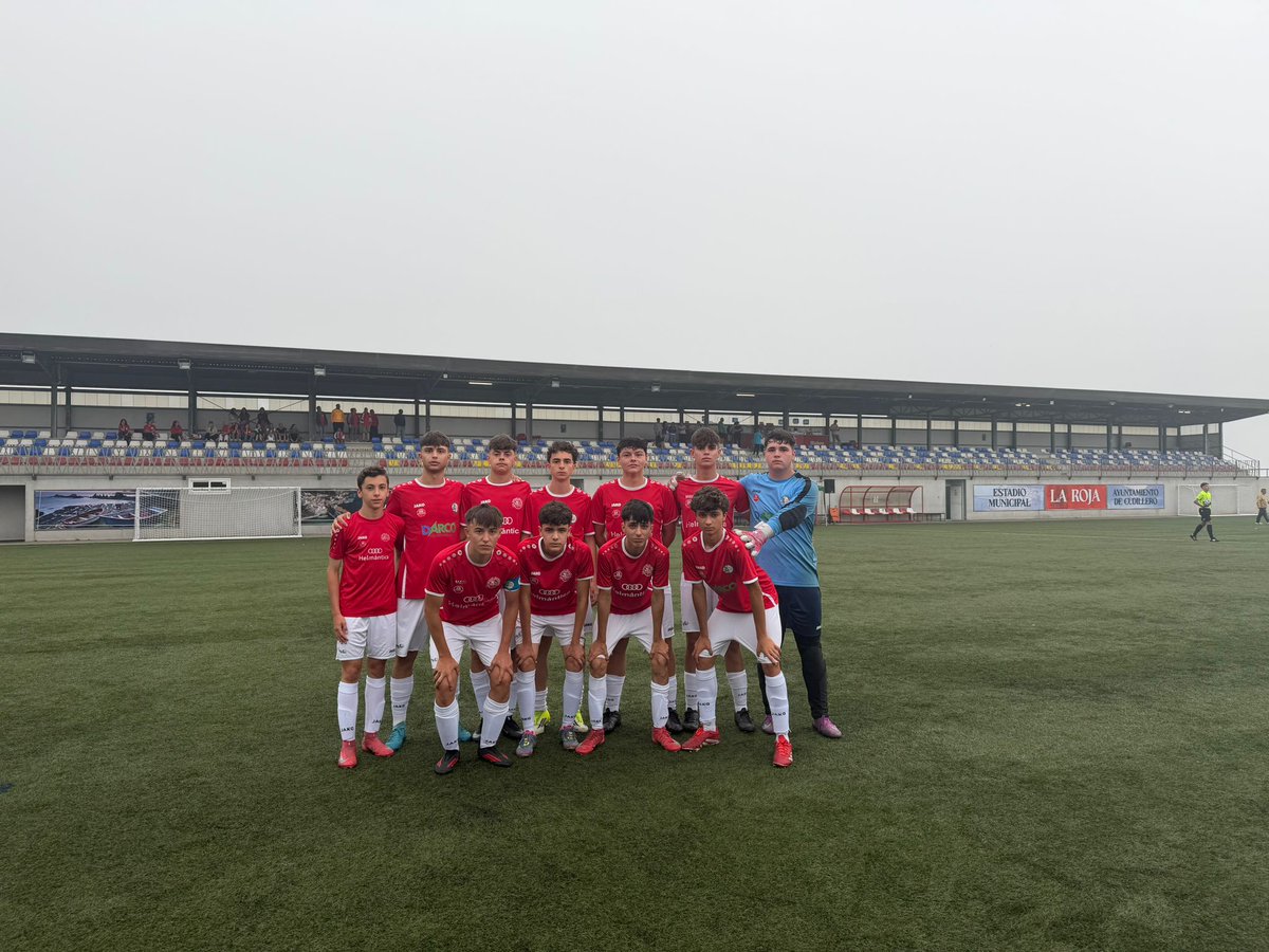 cdHergar's tweet photo. No pudimos en cuartos. Gran temporada de un equipo campeón.

#CadeteC 0️⃣
@MarinoCudillero 2️⃣

#VamosHergar #TodoAlRojo https://t.co/hl66gQIEYy