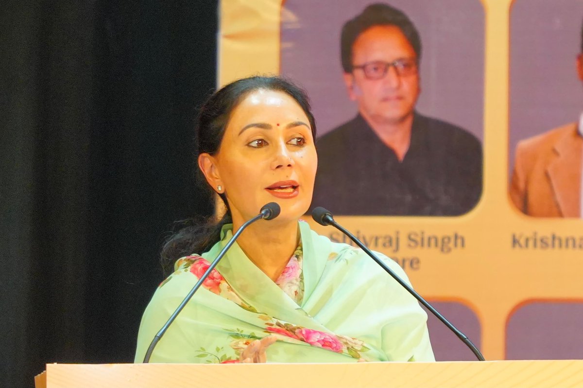 KumariDiya's tweet photo. आज सर्वजन के उत्तम स्वास्थ्य, स्वस्थ जीवनशैली एवं जन-जागरूकता को समर्पित दैनिक भास्कर समूह द्वारा आयोजित ‘आरोग्य महोत्सव 2026’ में सहभागिता कर स्वास्थ्य, योग, संतुलित आहार एवं निवारक चिकित्सा के महत्व पर अपने विचार साझा किए तथा सभी से स्वस्थ जीवनशैली अपनाने हेतु आग्रह किया।

कार्यक्रम में श्रीमती डिम्पल जांगड़ा जी, डॉ. रिम्मी शेखावत जी, डॉ. शिवराज सिंह जी राठौड़, श्री कृष्णा चौधरी जी, श्री गणेश चौधरी जी, श्री प्रफुल सोलंकी जी, श्री संजय गुप्ता जी, श्री भूपेंद्र शेखावत जी एवं अन्य गणमान्य लोग उपस्थित रहे।