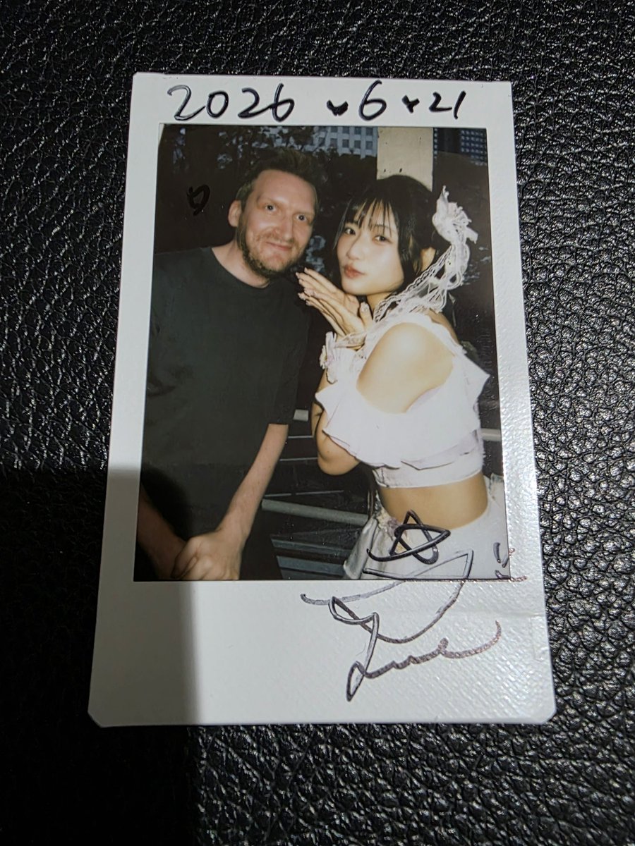 Zuracation's tweet photo. やねちゃん、
I have to admit, the phone photo is one of my favourite photos of you.
You shine so bright and this is why you are one of my favourites in general and I've always liked your chekis too. 🤍 https://t.co/v9aCpu4UiR