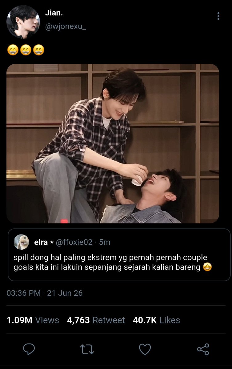 ffoxie02's tweet photo. — rivals to lovers: q&amp;a couple goals
#JiangLi four tweets au

kalah main game berujung q&amp;a

©lilfoxie, 2026 https://t.co/knrs0ikl6e