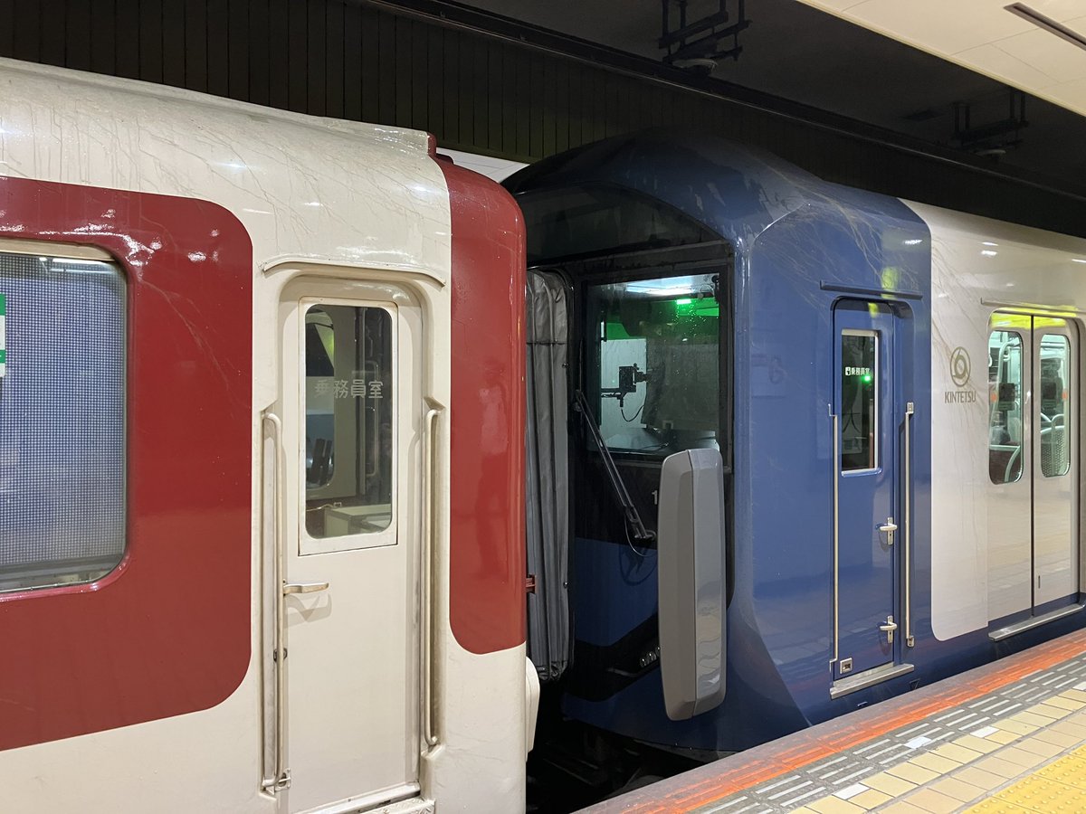 assa_train's tweet photo. 昨日初めて近鉄の青いのを見た https://t.co/zod2D6vbKU