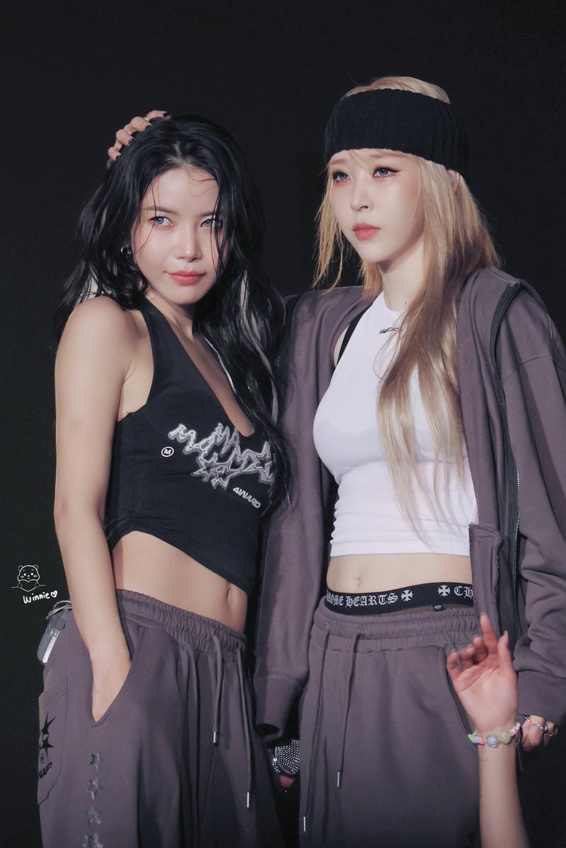 qlE7LfiyUGsVYHX's tweet photo. 260621 4WARD in Seoul Day-3

아...

#마마무 #MAMAMOO 
#솔라 #문별 #휘인 #화사 https://t.co/mZ37fjMAdO