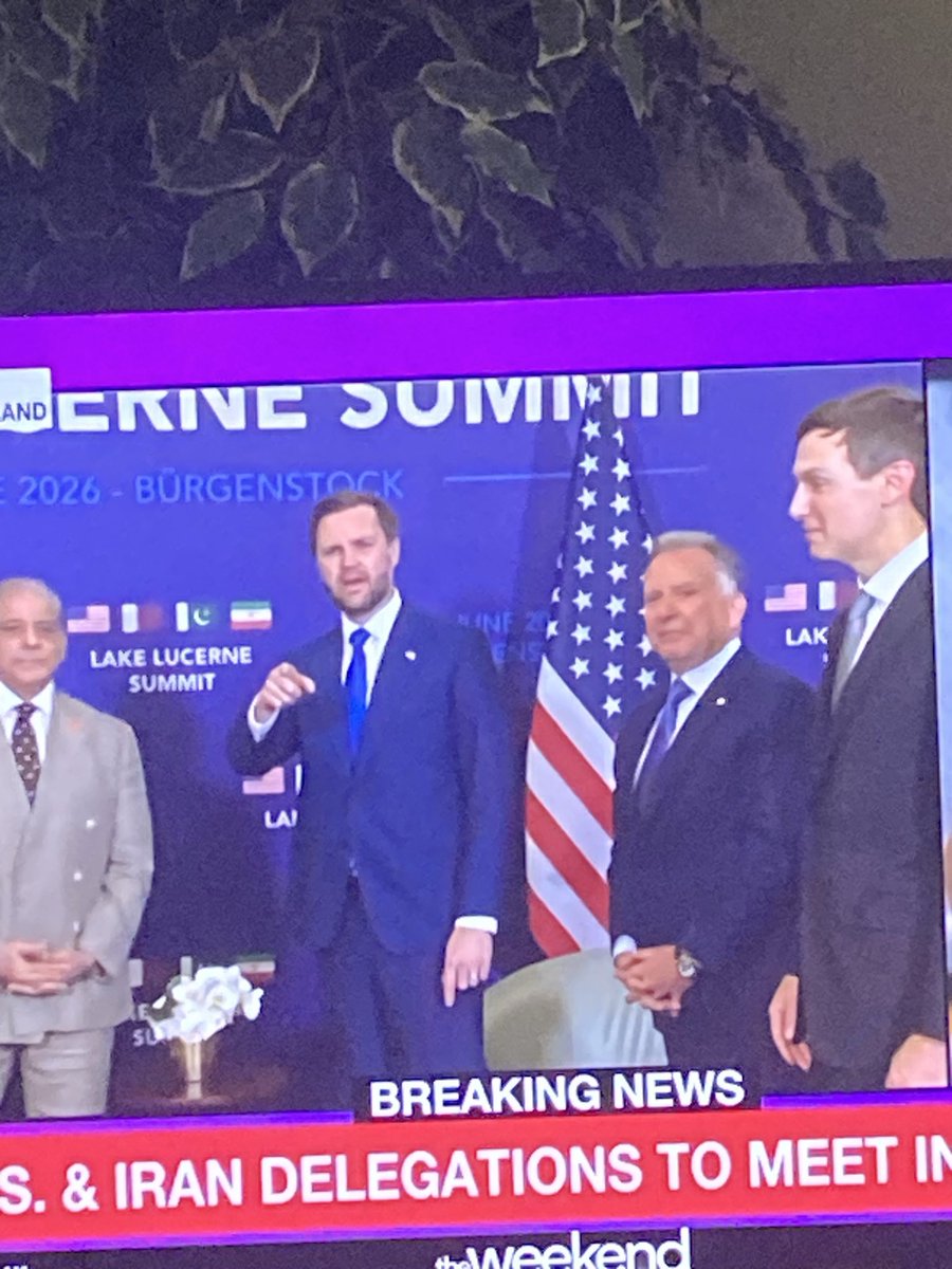 analisajudge66's tweet photo. @itsrosesm Let’s See What These Three Idiot’s Are Going To Do 🤦‍♀️ https://t.co/jIj4g9zyIv